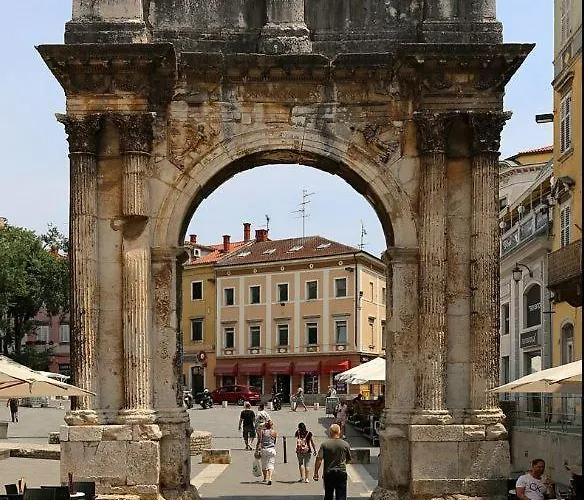 Nika Apartamento Pula